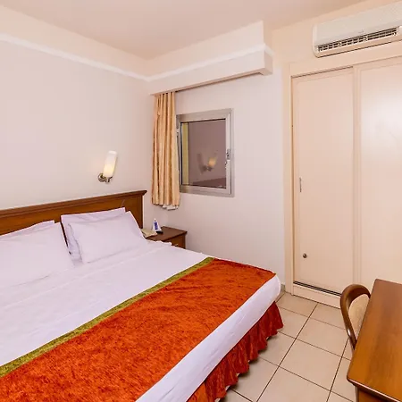 Julian Forest Hotel 4*