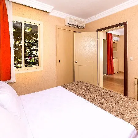 Julian Forest فندق