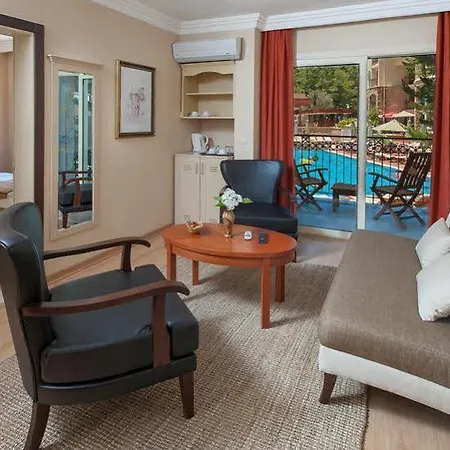 فندق Julian Forest 4*