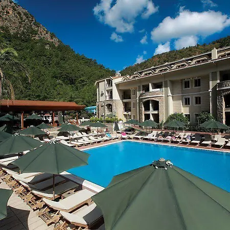 Julian Forest فندق مرمريس