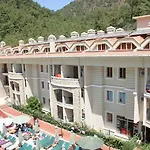 Otel Julian Forest 4*