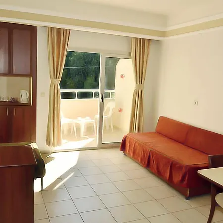 ホテル Julian Forest 4*