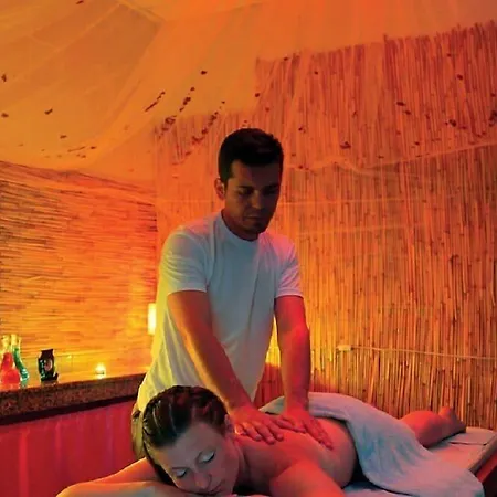 ホテル Julian Forest マルマリス