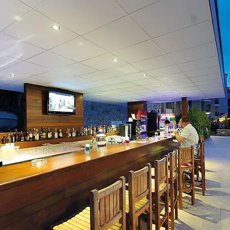 ホテル Julian Forest