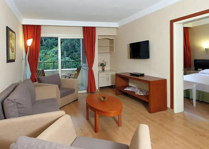 호텔 Julian Forest 말마리스