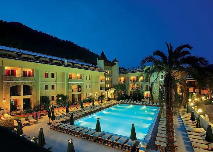 호텔 Julian Forest 4*